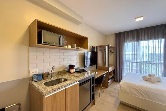 Cozinha de kitnet/studio para alugar com 1 quarto, 22m² em Jardim das Acacias, São Paulo