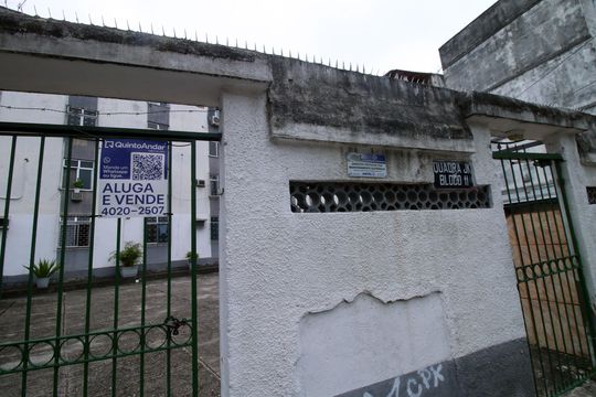 Placa de apartamento à venda com 2 quartos, 50m² em Olaria, Rio de Janeiro