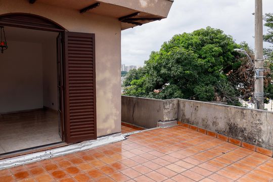 Sacada de casa à venda com 2 quartos, 162m² em Bela Vista, Osasco