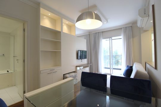 Sala de apartamento para alugar com 1 quarto, 48m² em Vila Nova Conceição, São Paulo