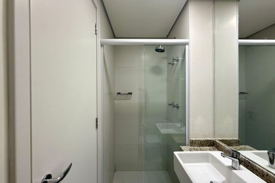 Banheiro  de kitnet/studio à venda com 0 quarto, 22m² em Jardim das Acacias, São Paulo