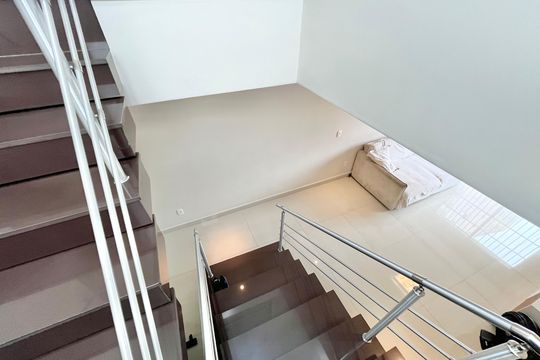 Escada de casa à venda com 3 quartos, 247m² em Vila Pita, São Paulo