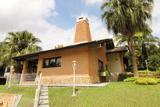 Área Externa de casa de condomínio para alugar com 5 quartos, 464m² em Quinta das Flores, São José dos Campos