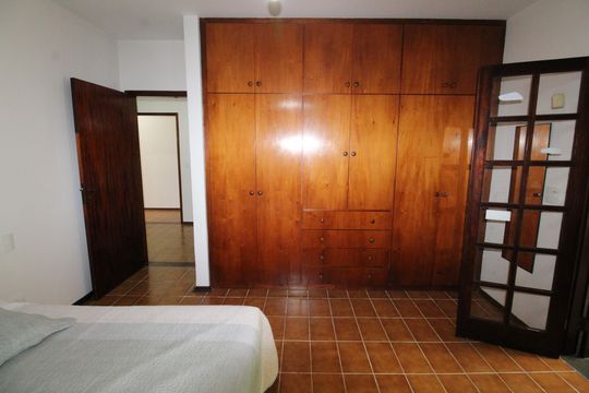 Quarto 3 de casa de condomínio para alugar com 5 quartos, 464m² em Quinta das Flores, São José dos Campos