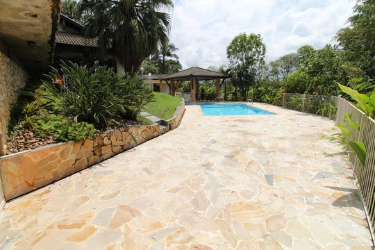 Área Externa de casa de condomínio para alugar com 5 quartos, 464m² em Quinta das Flores, São José dos Campos