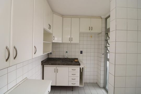 Cozinha de apartamento à venda com 2 quartos, 60m² em Sítio Pinheirinho, São Paulo