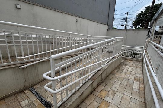 Rampa - Corrimão de apartamento à venda com 2 quartos, 50m² em Vila Curuçá, Santo André