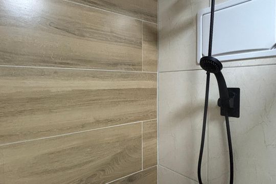 Banheiro de apartamento à venda com 2 quartos, 50m² em Vila Curuçá, Santo André