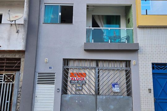Fachada de casa para alugar com 1 quarto, 90m² em Jardim Santa Mena, Guarulhos
