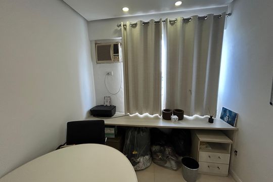 Quarto 2 de apartamento à venda com 4 quartos, 160m² em Vila Valqueire, Rio de Janeiro