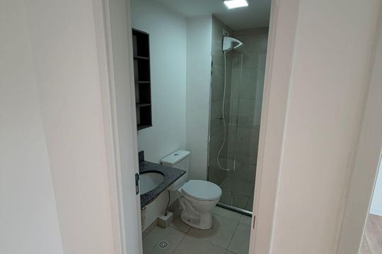 Banheiro de apartamento à venda com 2 quartos, 37m² em Parada Inglesa, São Paulo