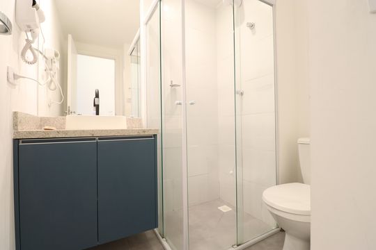 Banheiro  de apartamento para alugar com 1 quarto, 25m² em Pompeia, São Paulo