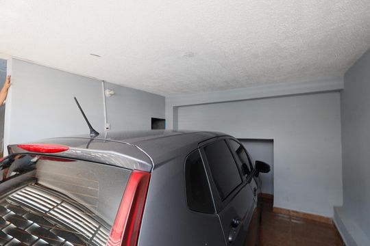 Garagem de casa à venda com 4 quartos, 250m² em Vila Isolina Mazzei, São Paulo