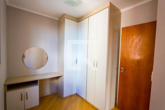 Quarto de apartamento à venda com 3 quartos, 68m² em Jardim do Estádio, Santo André