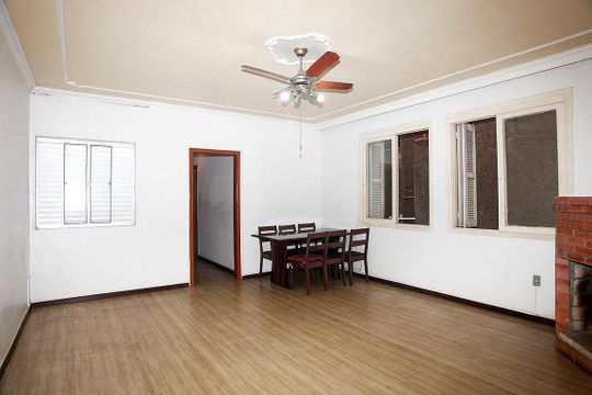 Sala de apartamento para alugar com 3 quartos, 110m² em Independência, Porto Alegre