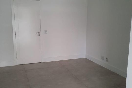 Apartamento à venda com 2 quartos, 79m² em Empresarial 18 do Forte, Barueri