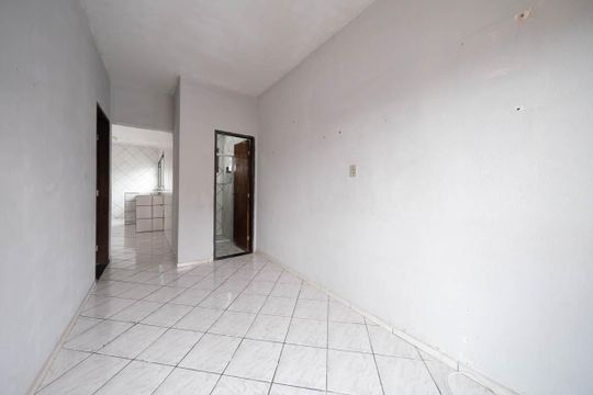 Casa à venda com 5 quartos, 135m² em Vila Nhocuné, São Paulo