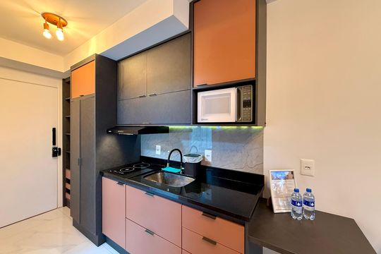 Cozinha de kitnet/studio para alugar com 1 quarto, 24m² em Santo Amaro, São Paulo
