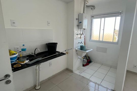 Cozinha de apartamento para alugar com 2 quartos, 38m² em Cidade Satelite Santa Barbara, São Paulo