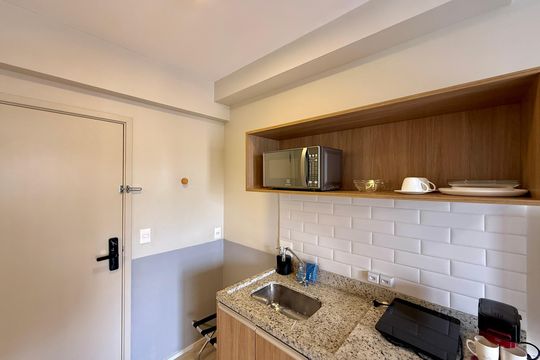 Cozinha  de kitnet/studio para alugar com 1 quarto, 22m² em Jardim das Acacias, São Paulo