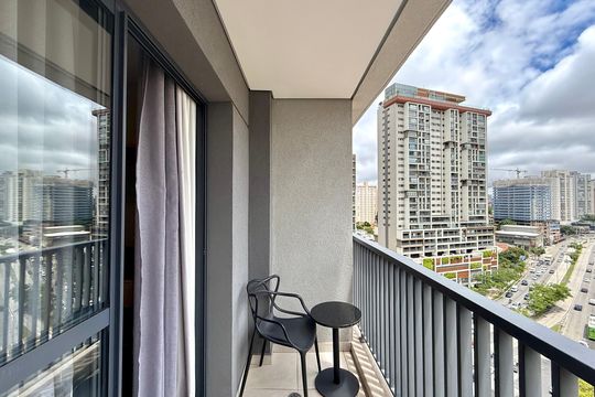 Sacada  de kitnet/studio para alugar com 1 quarto, 22m² em Jardim das Acacias, São Paulo