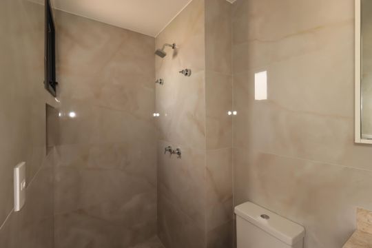 Banheiro da Suíte de apartamento à venda com 3 quartos, 105m² em Vila Assunção, Santo André