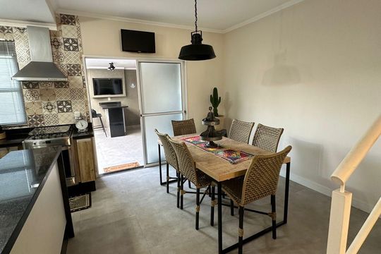 Cozinha de casa de condomínio à venda com 3 quartos, 145m² em Jardim Rosaura, Jundiaí