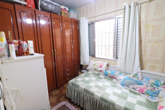 Quarto 1 de casa à venda com 2 quartos, 150m² em Vila Yolanda, Osasco