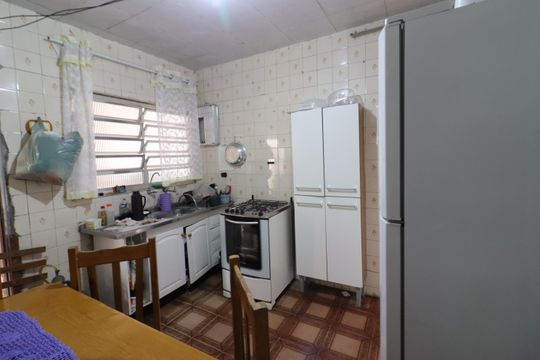 Cozinha de casa à venda com 2 quartos, 150m² em Vila Yolanda, Osasco