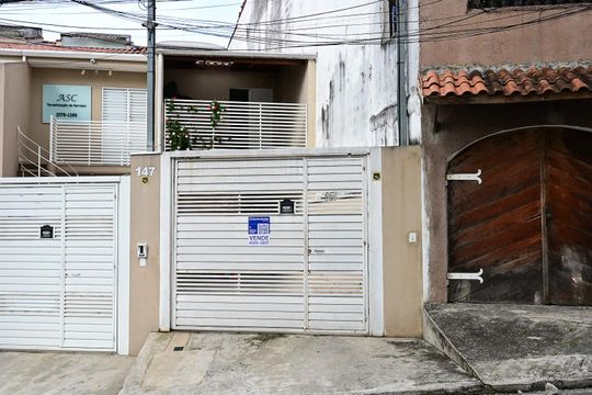 Fachada de casa à venda com 3 quartos, 125m² em Jardim Umarizal, São Paulo