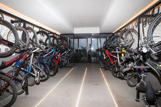 Área Comum - Bicicletário de apartamento para alugar com 1 quarto, 45m² em Rio Branco, Porto Alegre