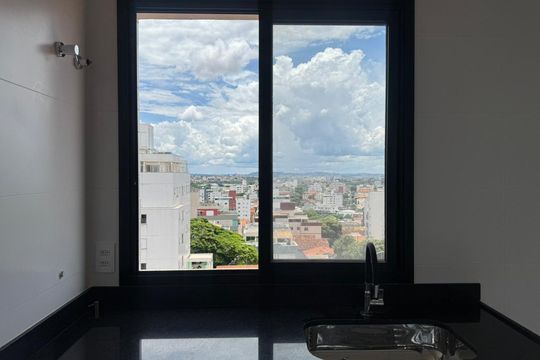 Apartamento à venda com 3 quartos, 140m² em Santa Rosa, Belo Horizonte