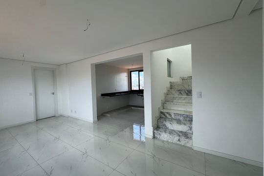 Apartamento à venda com 3 quartos, 140m² em Santa Rosa, Belo Horizonte