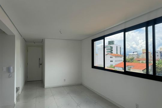 Apartamento à venda com 3 quartos, 140m² em Santa Rosa, Belo Horizonte