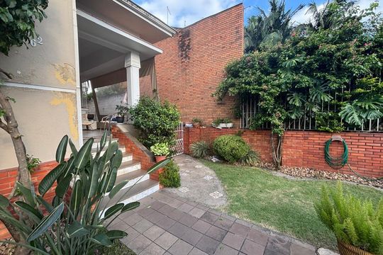 Casa à venda com 4 quartos, 218m² em Centro, São Leopoldo