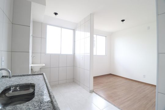 Cozinha de apartamento para alugar com 2 quartos, 45m² em Chácaras Tubalina E Quartel, Uberlândia