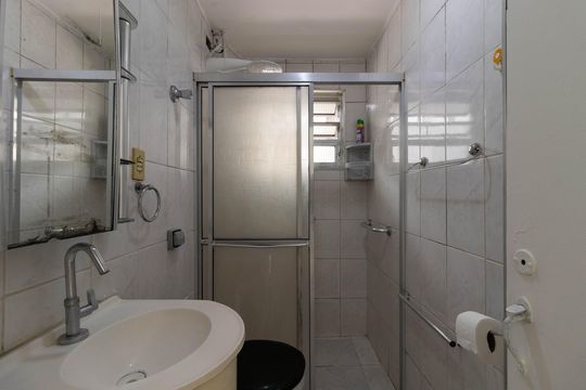 Banheiro de apartamento para alugar com 1 quarto, 52m² em Bom Retiro, São Paulo