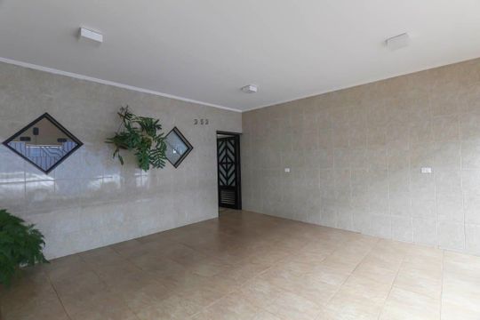 Garagem de casa à venda com 2 quartos, 200m² em Vila Ivone, São Paulo