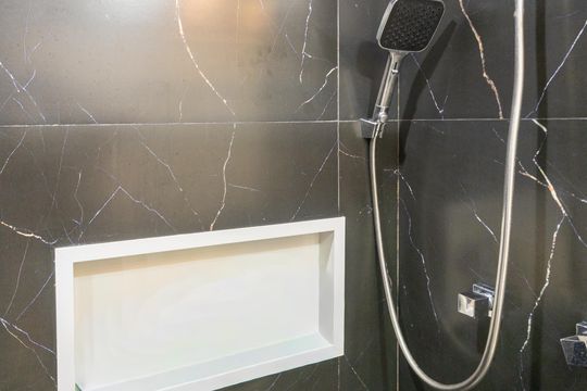 Banheiro Social de apartamento à venda com 2 quartos, 42m² em Vila Isa, São Paulo