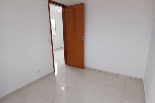 Quarto de apartamento para alugar com 2 quartos, 50m² em Núcleo do Engordador, São Paulo
