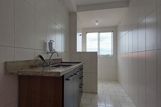 Cozinha de apartamento para alugar com 2 quartos, 50m² em Núcleo do Engordador, São Paulo