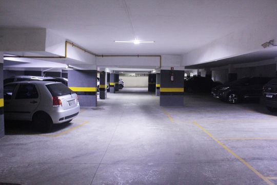 Garagem de apartamento para alugar com 3 quartos, 120m² em Gonzaga, Santos