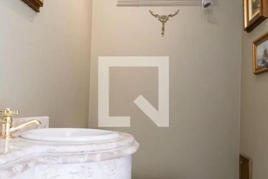 Banheiro de apartamento para alugar com 3 quartos, 180m² em Batel, Curitiba