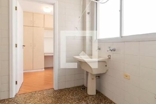 Área de serviço de apartamento para alugar com 3 quartos, 180m² em Batel, Curitiba