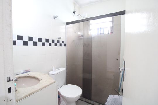 Banheiro da suíte de casa à venda com 3 quartos, 125m² em Jardim Luanda, São Paulo