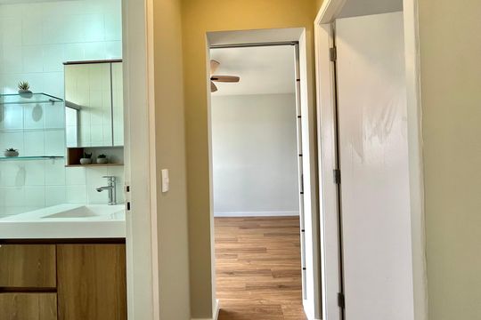 Corredor de apartamento à venda com 2 quartos, 60m² em Vila Paulista, São Paulo