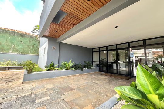 Hall de entrada de apartamento à venda com 2 quartos, 60m² em Vila Paulista, São Paulo