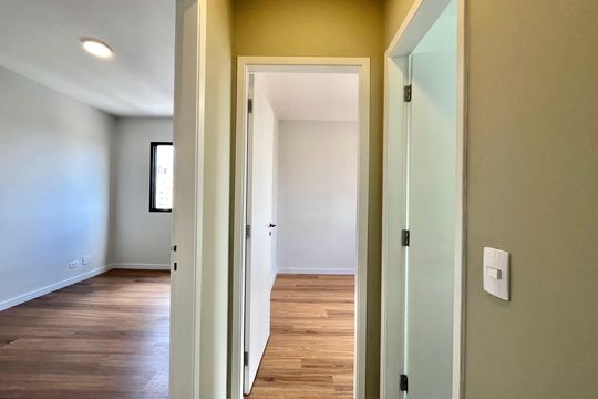 Corredor de apartamento à venda com 2 quartos, 60m² em Vila Paulista, São Paulo