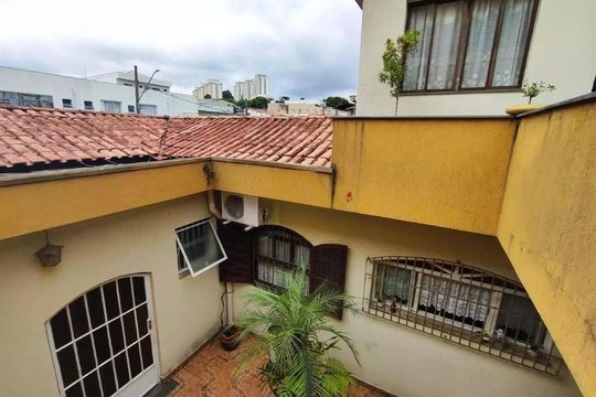 Casa à venda com 3 quartos, 190m² em Vila Paulo Silas, São Paulo