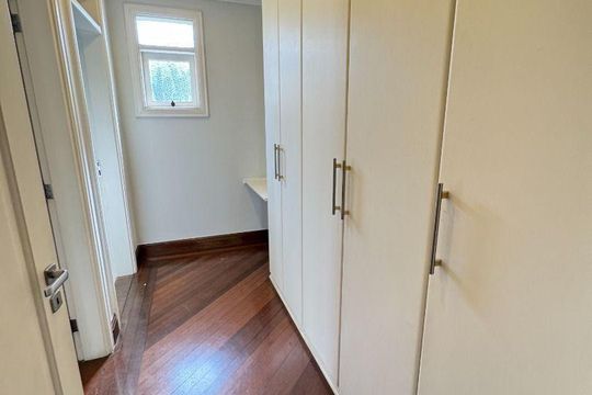 Casa à venda com 4 quartos, 560m² em Alphaville Residencial Um, Barueri